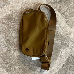 Lululemon Everywhere Belt Bag